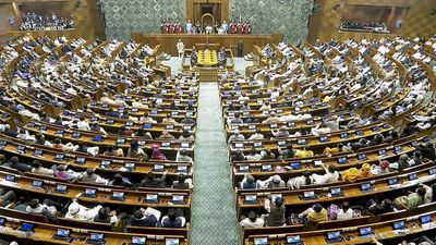 Budget Session Day 3 Highlights: गिग वर्कर और आर्थिक सर्वे पर चर्चा, दोनों सदनों में जमकर हुआ हंगामा