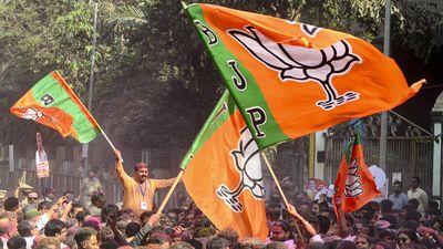 Maharashtra Civic Polls Result 2026: मुंबई से पुणे तक भगवा का परचम, BJP के लिए निकले ये शुभ संकेत