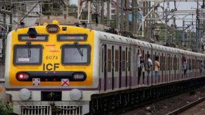 Mumbai Local Train: मुंबई लोकल ट्रेन के मंथली पास की बु‍किंग अब UTS App से नहीं होगी, जानें अब कहां होगी 