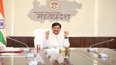 MP News: कटनी में CM मोहन यादव की सुरक्षा में बड़ी चूक, हेलीपैड के पास फूटे पटाखे, पुलिस ने की FIR