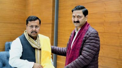 जानिए कौन हैं भाजपा नेता अजेंद्र अजय, सोशल मीडिया पोस्ट से मचा हड़कंप, संन्यास के विकल्प की क्या बताई वजह