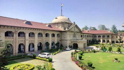 Live-in Relationship पर कोर्ट का ऐतिहासिक आदेश- 'शादीशुदा पुरुष संग महिला का रहना अपराध नहीं'