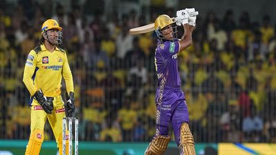 IPL 2026: शाहरुख की KKR को मिली खुशखबरी! 55 गेंदों में शतक जड़कर अंगकृष रघुवंशी ने उड़ाई विरोधियों की नींद 