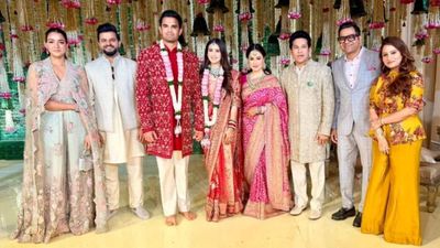 अर्जुन तेंदुलकर और सानिया चंडोक की हुई शादी, पहली तस्वीर आई सामने, कई क्रिकेटरों ने की शिरकत