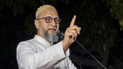 'Farooq Abdullah पर फायरिंग...मुस्लिमों पर जुल्म होता है', Tarun Kumar की मौत पर Owaisi ने क्या-क्या कहा? 