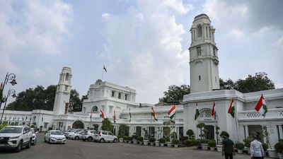 बजट से पहले दिल्ली में हड़कंप! किसने दी विधानसभा और स्पीकर को उड़ाने की धमकी? लिस्ट में पीएम मोदी का भी नाम