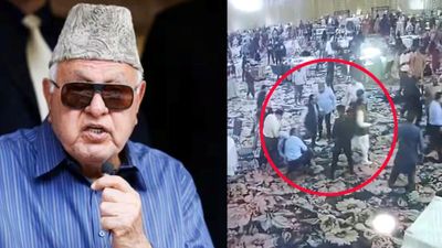 VIDEO: सिर के पास रिवॉल्वर और ट्रिगर पर उंगली! फारूक अब्दुल्ला पर पॉइंट ब्लैंक रेंज से हुआ हमला