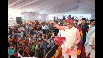 MP News: इंदौर में विकास की नई धारा: मुख्यमंत्री डॉ. मोहन यादव ने बांटे हितलाभ, 1356 करोड़ की जल परियोजनाओं का भूमि पूजन