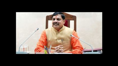 MP News: अपराधी के साथ जन्मदिन मनाने वाले टीआई को मुख्यमंत्री डॉ. यादव ने किया निलंबित