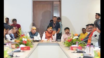 MP News: बाबा काशी विश्वनाथ की शरण में सीएम डॉ. मोहन यादव, बोले- एमपी-यूपी मिलकर लिखेंगे विकास की नई इबारत