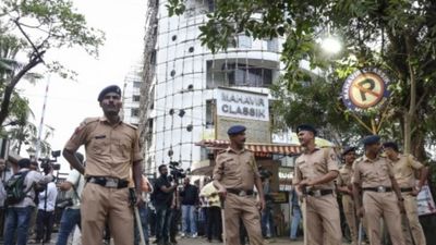 ईरान- इजराइल युद्ध को लेकर मुंबई में जगह-जगह हो रहा प्रदर्शन, पुलिस ने जारी किया अलर्ट