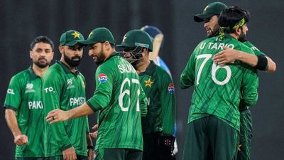 ईरान-इजराइल युद्ध की बलि चढ़ेगा पाकिस्तान क्रिकेट? आसमान से बरसते बारूद ने रोका रास्ता, अहम सीरीज होगी रद्द?