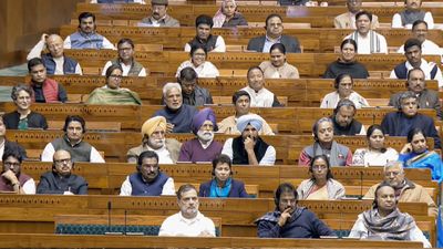 Parliament Today: संसद बजट सत्र का तीसरा दिन, आज भी हंगामे की भेंट चढ़ सकती है सदन की कार्यवाही