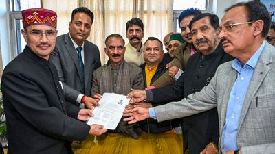 Rajya Sabha Chunav: 'हिमाचल की राज्यसभा सीट बिकी', BJP का कांग्रेस पर आरोप, अनुराग शर्मा को टिकट देने पर विवाद