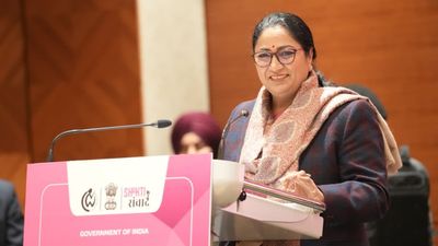 Pink Card Truth: एक बस के बाद दूसरी में नहीं चलेगा कार्ड? CM रेखा गुप्ता ने तोड़ दी ‘ट्रैवल लिमिट' वाली अफवाह