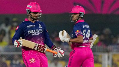 Vaibhav Sooryavanshi का धमाका, 15 गेंद में 5 छक्के और रच दिया इतिहास, 15 साल के बच्चे ने उड़ाए CSK के होश