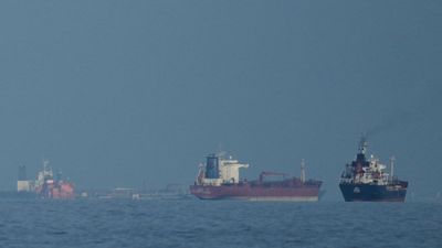 LPG गैस संकट के बीच भारत को बड़ी राहत, ट्रंप ने समंदर में फंसे 13 करोड़ बैरल रूसी तेल से प्रतिबंध हटाया