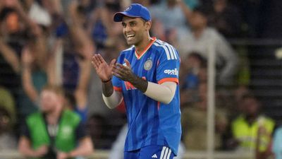 वर्ल्ड कप जीतते ही सूर्यकुमार यादव ने क्यों लगाई माथे पर धूल? सूर्या का जवाब पत्थर दिल को भी रुला देगा