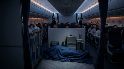 Viral News: जब एक महिला की लाश ने किया 13 घंटे का हवाई सफ़र, 331 यात्रियों की कांप गई रूह