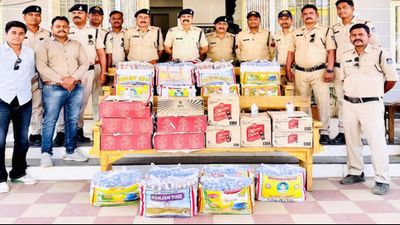 सिवनी में पुलिस की बड़ी कार्रवाई, 339 लीटर अवैध शराब के साथ कुख्यात तस्कर गिरफ्तार, बिना नंबर की बोलेरो जब्त