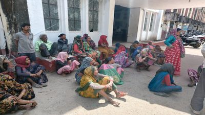 MP News: दतिया अपहरण केस में बवाल, नाबालिग नहीं मिली, महिलाओं ने एसपी ऑफिस घेरा