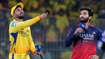 Aaj Ke Match Ka Toss Kon Jeeta 5 April: RCB vs CSK: किस टीम में हुआ बड़ा बदलाव