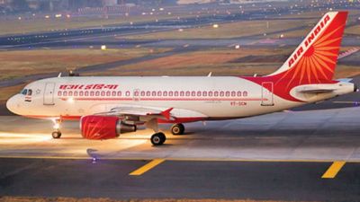 Air India ने बढ़ाया फ्यूल चार्ज, डोमेस्टिक और इंटरनेशनल फ्लाइट टिकट का कितना बढ़ जाएगा किराया?