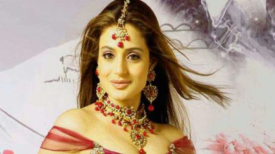  Ameesha Patel: 'मैं 4 जुलाई को फ्री हूं', क्या है अमीषा पटेल का इंदिरा गांधी से कनेक्शन? सालों बाद हुआ खुलासा