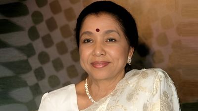 'मैं आखिरी जिंदा मुगल', मंगेशकर परिवार में जन्‍मीं आशा भोसले ने कब और क्‍यों कही थी ये बात? 