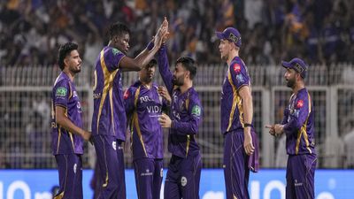 IPL के चक्कर में गंवाया करियर! PSL बीच में छोड़ने पर KKR के खिलाड़ी पर लगा 2 साल का बैन, क्या है मामला?