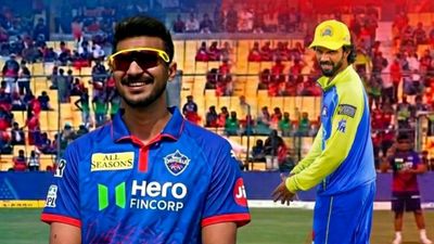 DC vs CSK Tickets: दिल्ली-चेन्नई मैच का टिकट 56000 का, कम प्राइस वाले टिकटों के लिए मारामारी