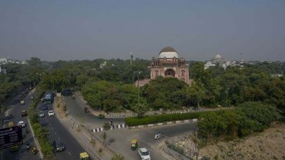 Delhi Aaj Kya Khula Kya Bandh: क्या आज दिल्ली में कामकाज ठप रहेगा?बाहर निकलने से पहले देख लें हॉलिडे का स्टेटस