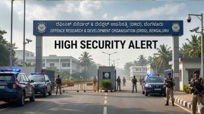 बेंगलुरू में DRDO की लैब को बम से उड़ाने की मिली धमकी, तमिलनाडु सीएम के पोते का भी है जिक्र, बढ़ाई गई सुरक्षा 