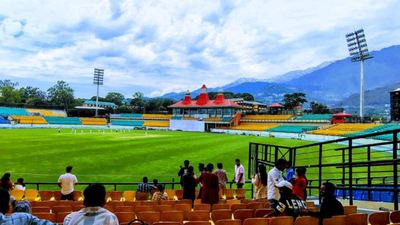 IPL 2026: आईपीएल में 5 सबसे छोटे स्टेडियम, जहां आसानी से होती है छक्कों की बारिश