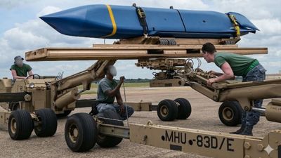 US-Iran War: JASSM-ER मिसाइल कितनी घातक? Trump ने ईरान के खिलाफ क्यों तैनात की? अब 37 दिनों की जंग का अंत?