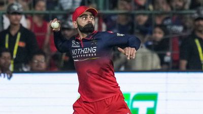 LSG vs RCB: क्यों विराट कोहली को आरसीबी की प्लेइंग इलेवन से किया गया बाहर? क्या है मुख्य वजह