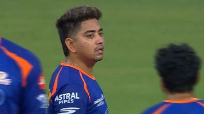 Who is Mayank Rawat: कौन हैं मयंक रावत, जिनका मुंबई इंडियंस के लिए हुआ डेब्यू? किसको किया रिप्लेस