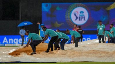 MI vs RCB: वानखेड़े में आज मुंबई-आरसीबी की महाजंग, कैसा रहेगा मौसम और पिच का मिजाज