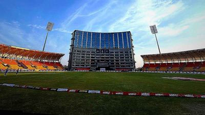 भारत में बना इंग्लैंड जैसा क्रिकेट स्टेडियम, होटल से सीधा मैदान पर उतरेंगे खिलाड़ी, जल्दी होगा IPL मुकाबला