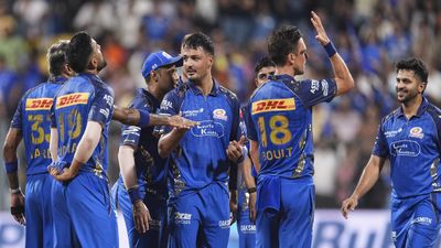 क्या MI के लिए खत्म हो गया है IPL 2026 का सफर? हार के बाद अब दुआओं पर टिकी है किस्मत!