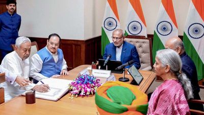 Nitish Kumar: राज्यसभा सांसद बनने के बाद आया नीतीश कुमार का पहला रिएक्शन, मांझी ने क्यों कहा-नहीं देंगे बधाई?