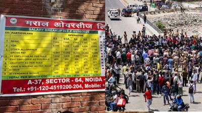 Noida Labour Protest: नोएडा में सैलरी बढ़ोतरी की मांग पर बवाल, कर्मचारियों का हिंसक प्रदर्शन