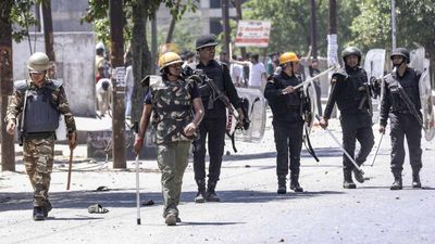 Noida Protest: नोएडा हिंसा का 'पाकिस्तानी कनेक्शन'? बाहरी तत्वों ने रची साजिश, 7 पर FIR, 300 उपद्रवी गिरफ्तार