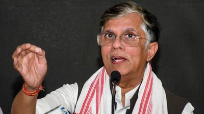 Pawan Khera:पासपोर्ट विवाद पर एक्शन! पवन खेड़ा के घर पहुंची असम पुलिस, हिमंता सरमा की पत्नी की FIR के बाद हलचल