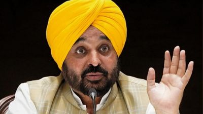 भगवंत मान सरकार के ‘अपराध-मुक्त’ पंजाब के लक्ष्य को साकार कर रहीं महिला पुलिस कर्मी