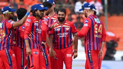 SRH vs LSG: मोहम्मद शमी ने अकेले 285 पेड़ लगाने में दिया योगदान, आज के मैच में कितनी डॉट बॉल फेंकी?