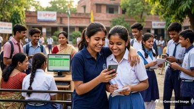 UP Board Result 2026: 10वीं में शिवांगी और प्रियांशु ने मारी बाजी, पाए 99.06 प्रतिशत, देखें टॉपर लिस्ट