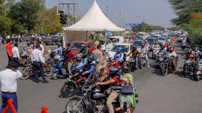 UP में वाहन मालिक सावधान! अगर नहीं किया ये काम तो कटेगा 15 हजार का चालान