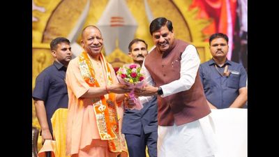 MP News: वाराणसी में सम्राट विक्रमादित्य के महानाट्य से गूंजा माहौल, दर्शकों ने देखा सुशासन और वीरता का अद्भुत दृश्य