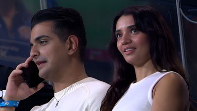 Juhi Bhatt कौन है? मशहूर यूट्यूबर रणवीर अल्लाहबादिया की बेहद खूबसूरत गर्लफ्रैंड IPL में साथ आई नजर 